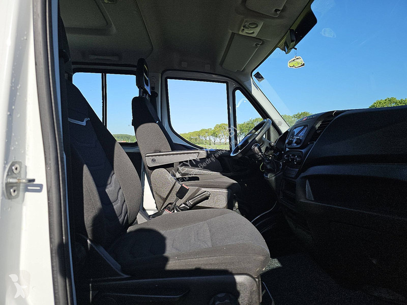 Véhicule utilitaire Iveco 35C14 DUB.Cab...