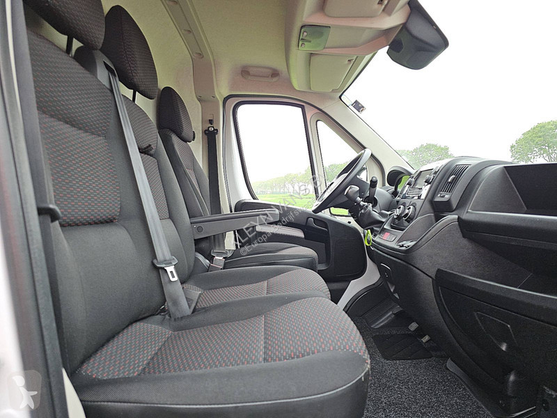 Furgoneta Peugeot 2.2 L2H2 Navi Euro6 AC!