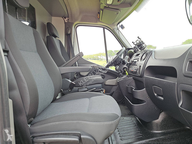 Véhicule utilitaire Renault 2.3 L1H1...