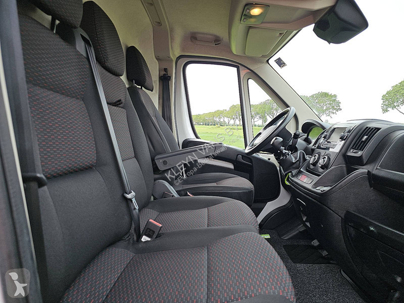 Véhicule utilitaire Peugeot 2.2 L3H2 140Pk Navi...
