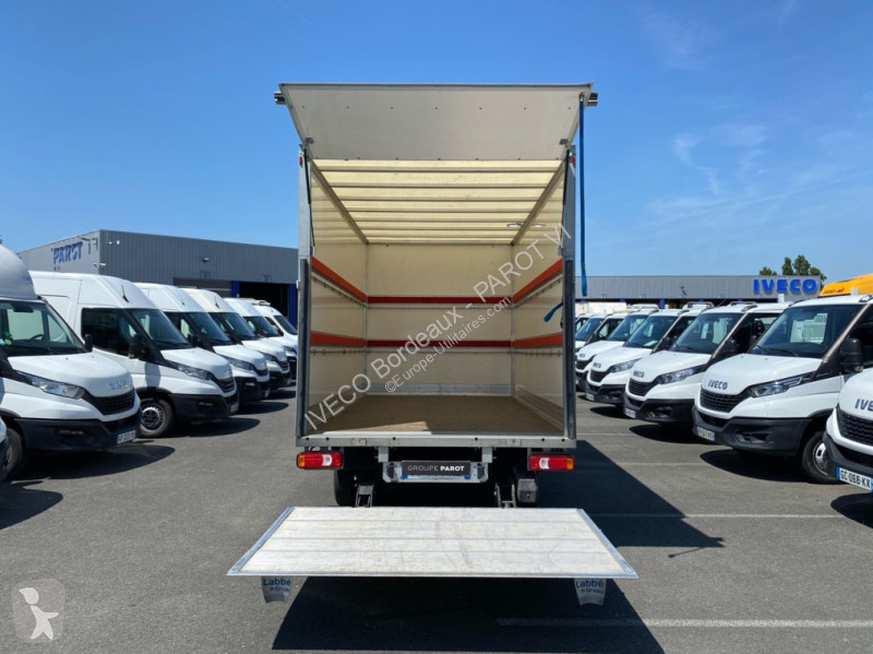 Véhicule utilitaire Iveco 35C16H3.0 empattement...
