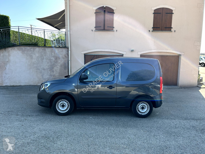 Véhicule utilitaire Mercedes Compact 109 1.5...
