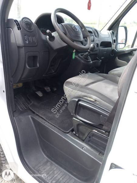 Furgoneta Nissan