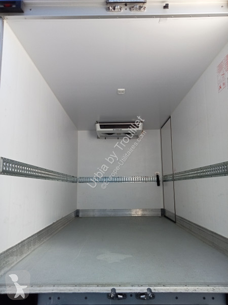 Véhicule utilitaire Renault FRIGO 12M3 165 CV...
