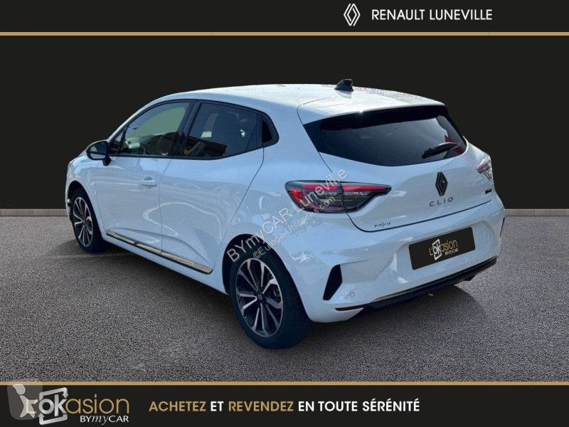 Véhicule utilitaire Renault Clio E-Tech full...