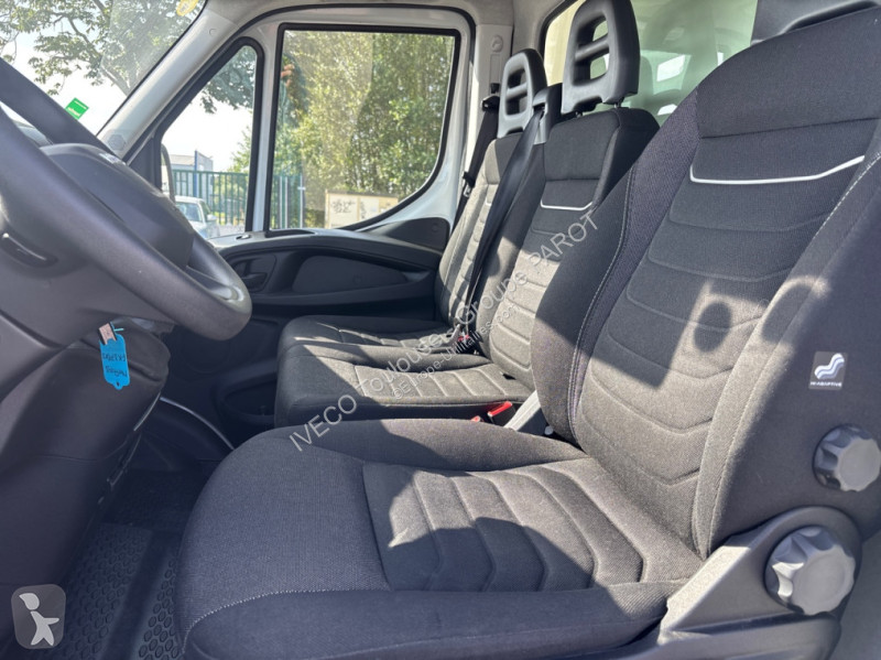 Véhicule utilitaire Iveco 35C16H3.0 empattement...