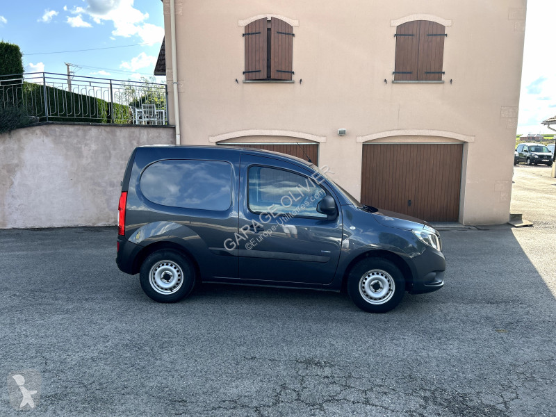 Véhicule utilitaire Mercedes Compact 109 1.5...