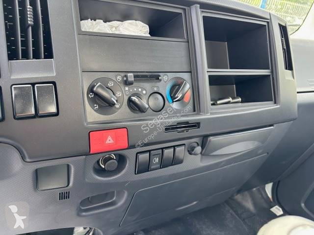 Véhicule utilitaire Isuzu