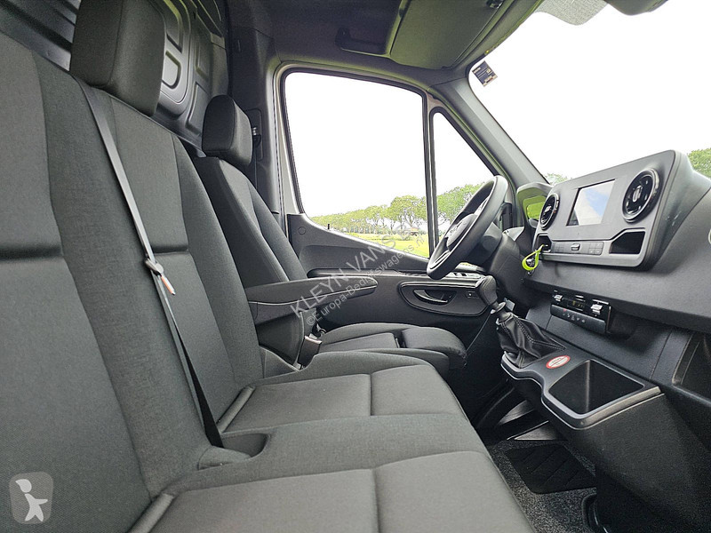 Užitkové vozidlo Mercedes 317 L3H2 Navi 360 Camera