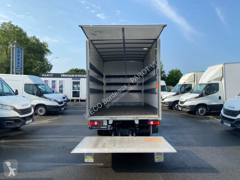 Véhicule utilitaire Iveco 35C16H3.0 empattement...