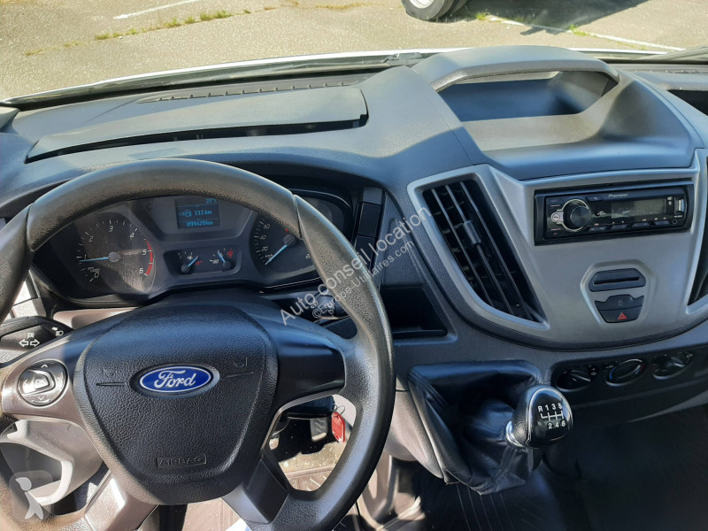 Véhicule utilitaire Ford 2.2 125ch RJ BENNE