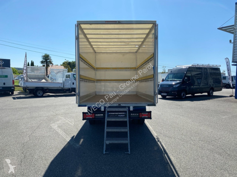Véhicule utilitaire Iveco 35C16 Empattement 4100