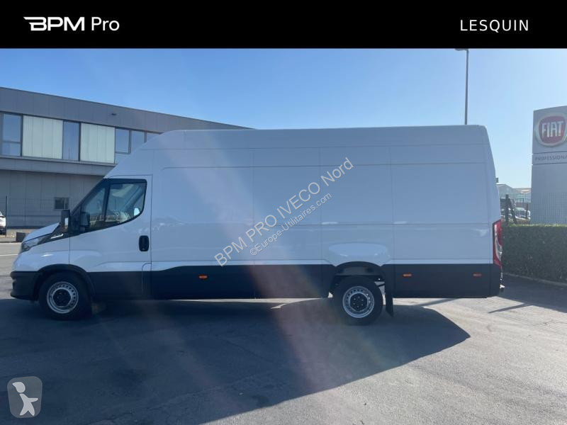 Véhicule utilitaire Iveco 35S Fg 35S18HA8 V12...
