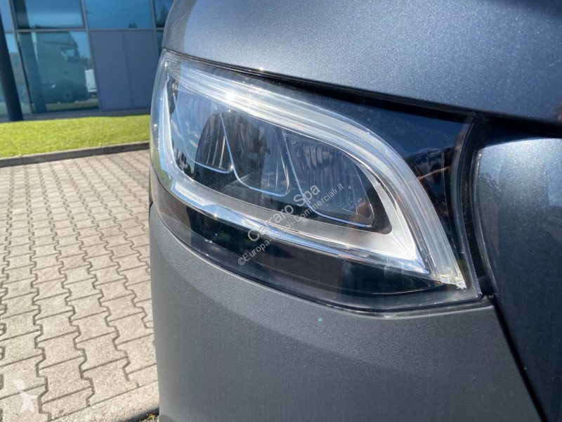 Autoutilitară Mercedes Furgone Traz. Post