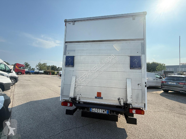 Veicolo commerciale Iveco DAILY 35C14H BOX +...