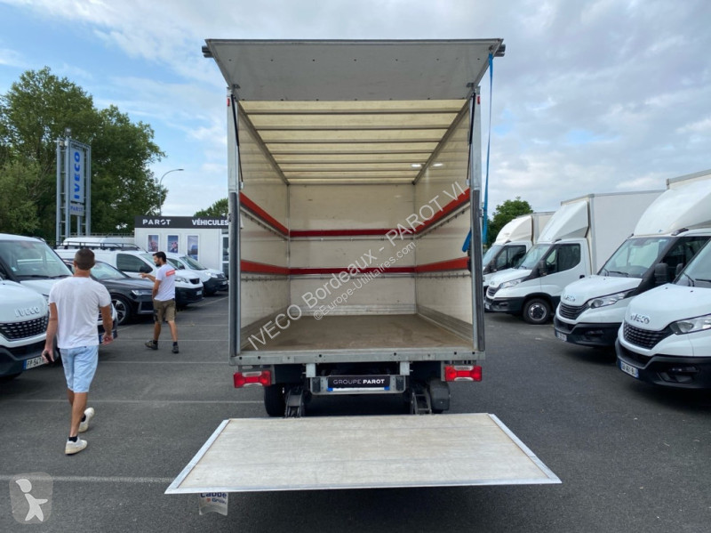 Veículo utilitário Iveco 35C16H3.0 Empattement...