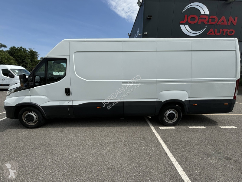 Autoutilitară Iveco 2.3d 160ch L4H2