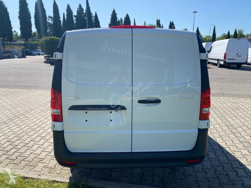 Véhicule utilitaire Mercedes Furgone