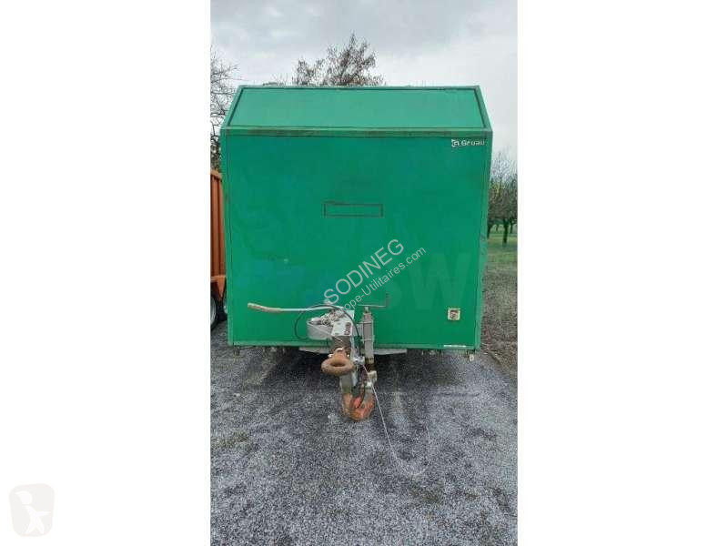 Véhicule utilitaire Gruau BARAQUE DE CHANTIER...