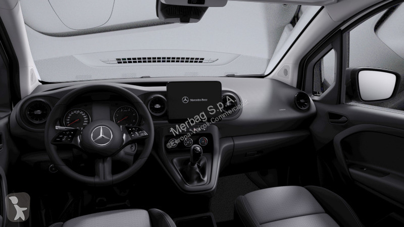 Véhicule utilitaire Mercedes 110 CDI Furgone Long