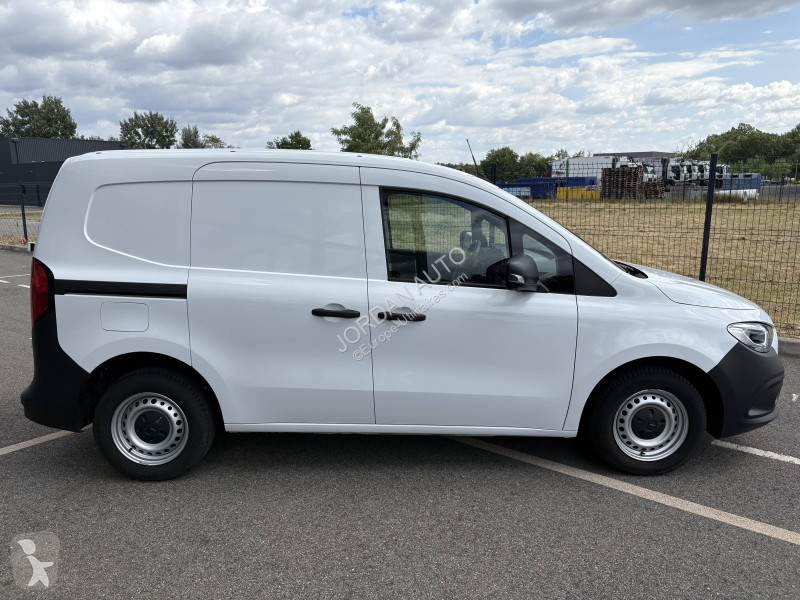 Užitkové vozidlo Mercedes (420) 110 CDi Fourgon...