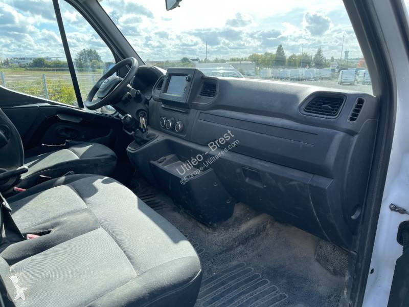 Véhicule utilitaire Nissan