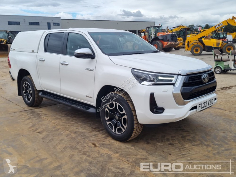 Véhicule utilitaire Toyota Hilux Invincible