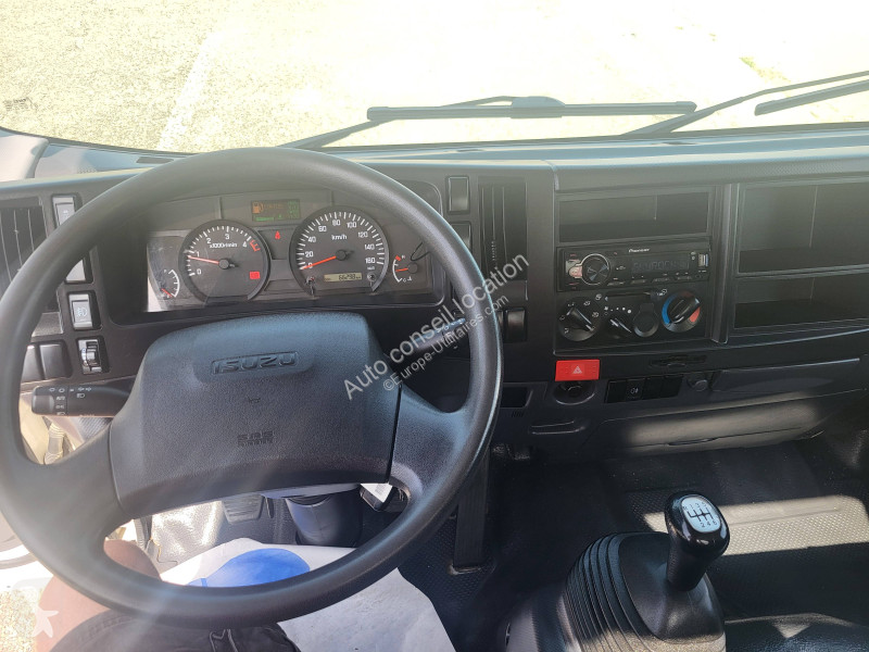 Furgoneta Isuzu BENNE + COFFRE M21 120 R.J