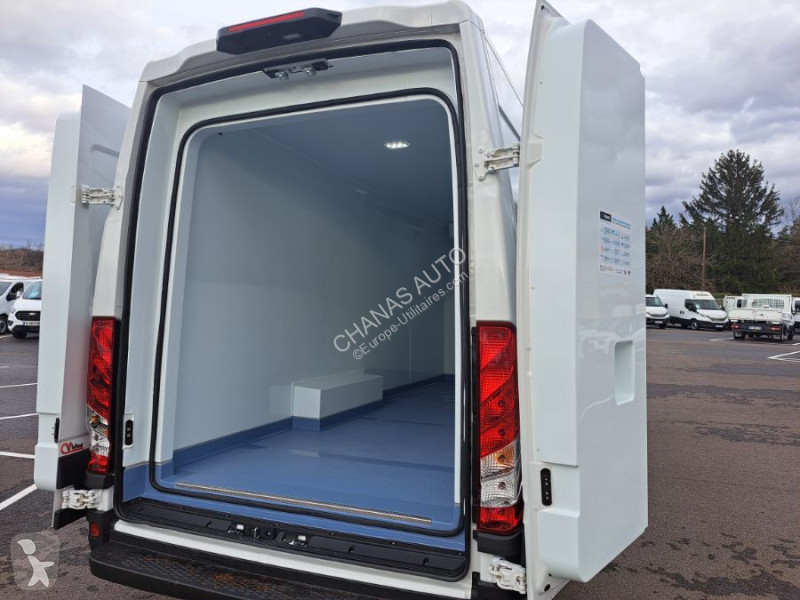 Veicolo commerciale Iveco 35S18 A8 180CV 3L...