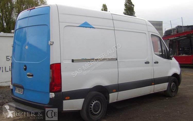 Véhicule utilitaire Mercedes clc