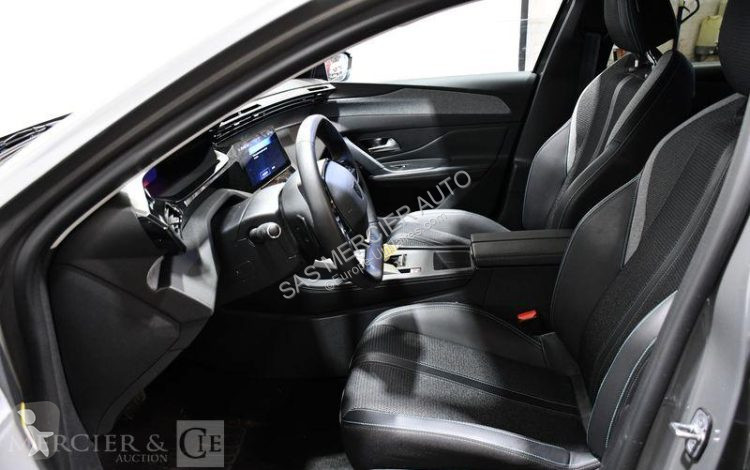 عربة نفعية Peugeot