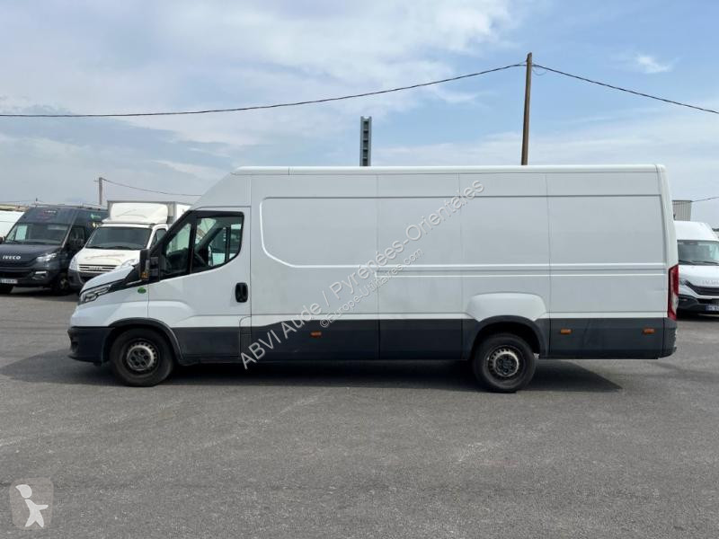 Autoutilitară Iveco 180CV 3L BOITE AUTOMATIQUE...