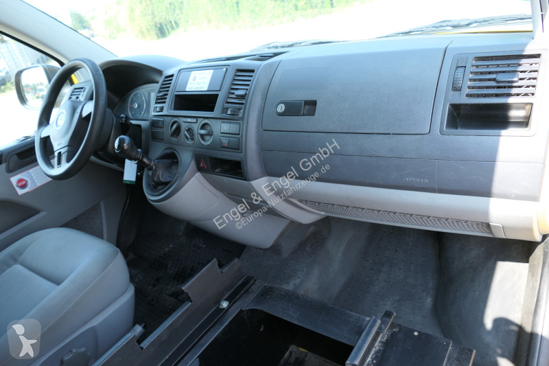 Autoutilitară Volkswagen T5 Transporter 2.0 TDI...