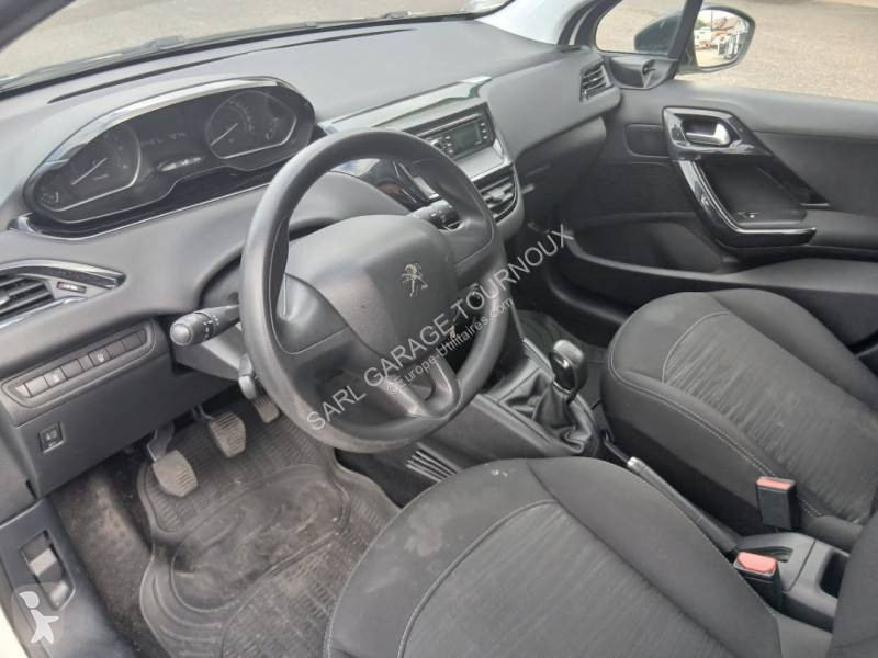Véhicule utilitaire Peugeot 1.6 HDI 75