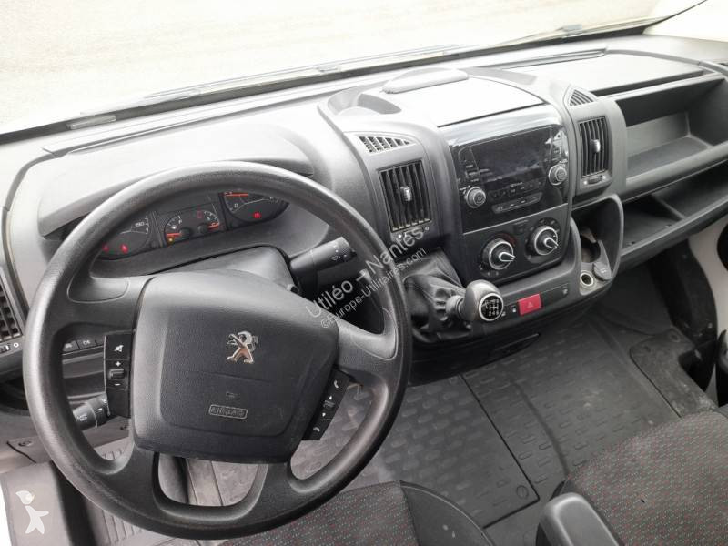 Véhicule utilitaire Peugeot