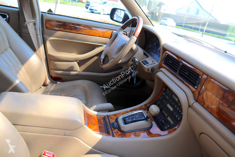 Véhicule utilitaire Jaguar Sovereign 4.0