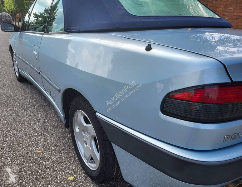 Véhicule utilitaire Peugeot Cabriolet 1.6...