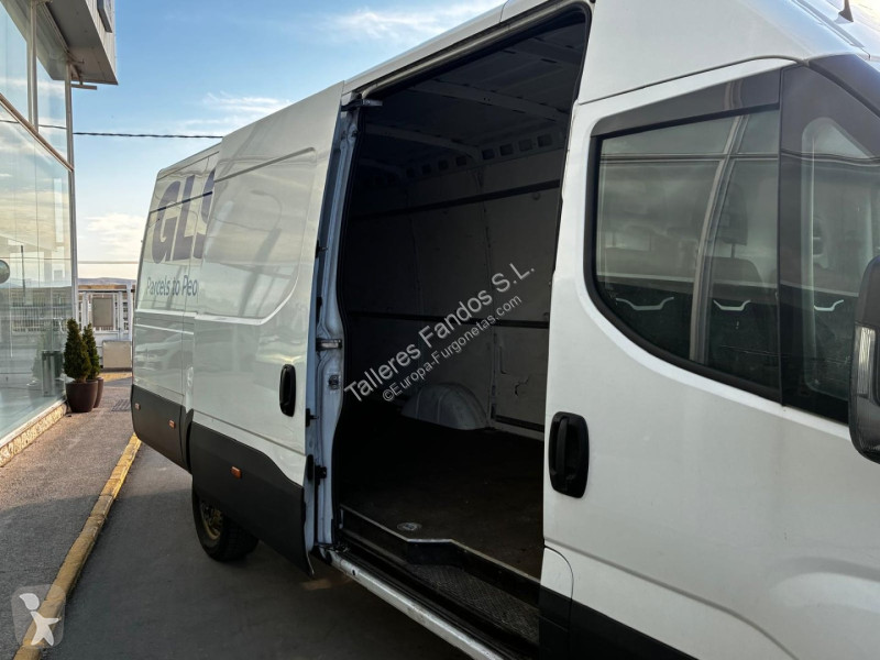 Furgoneta Iveco  35S14 16m3