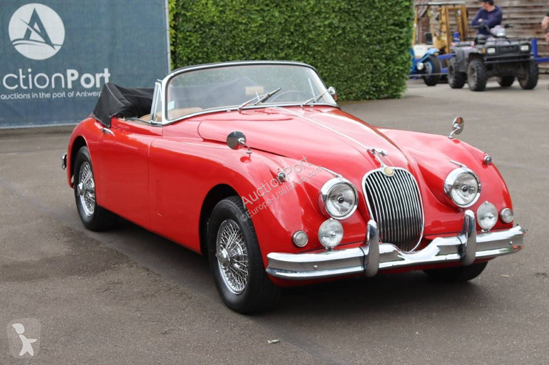 Véhicule utilitaire Jaguar 150 DHC