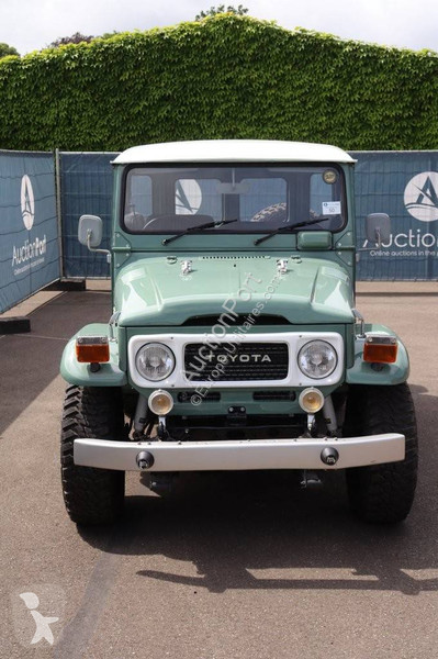 Furgoneta Toyota FJ40