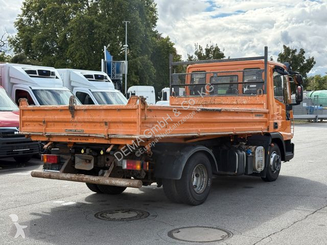 Véhicule utilitaire Iveco...