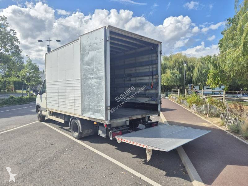 Véhicule utilitaire Iveco