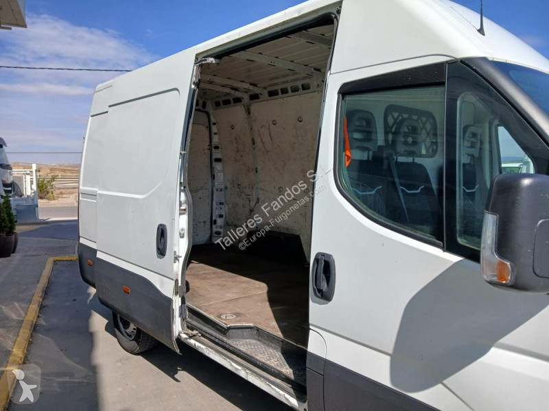 Furgoneta Iveco  35S16 12m3