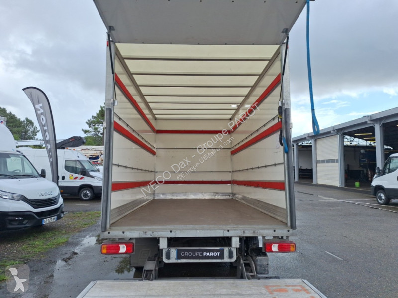 Véhicule utilitaire Iveco 35C16H3.0 empattement...
