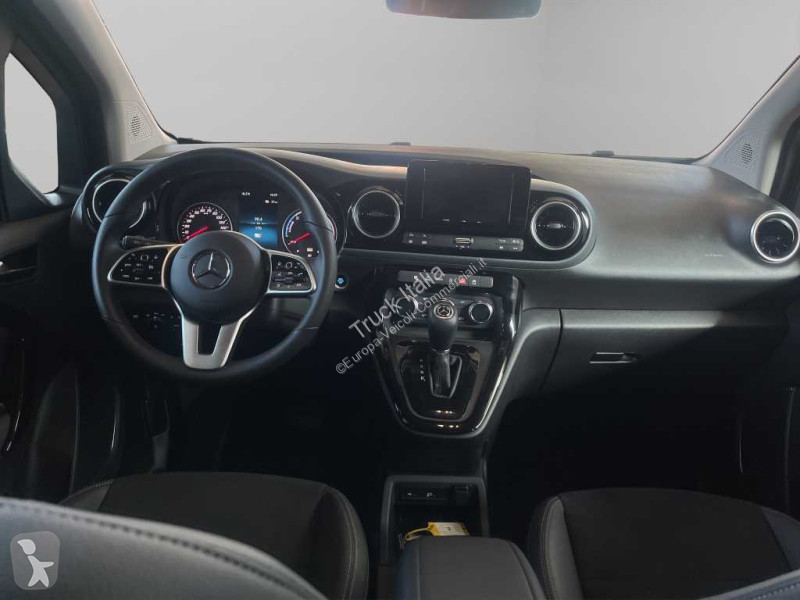 عربة نفعية Mercedes EQT - EQT 200