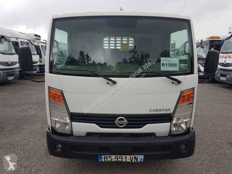 Véhicule utilitaire Nissan