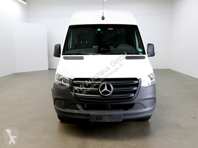 Véhicule utilitaire Mercedes 317...