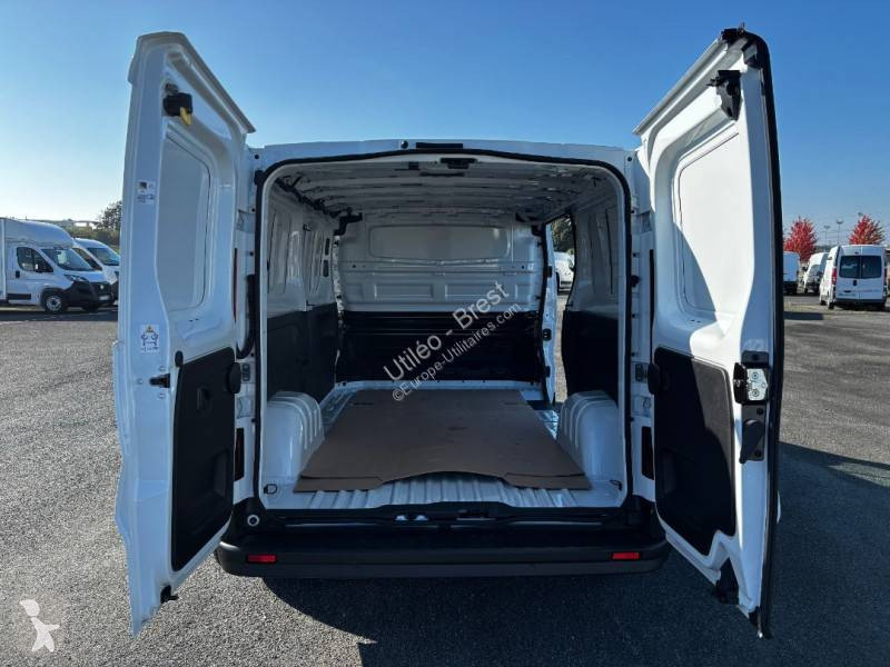 Véhicule utilitaire Nissan