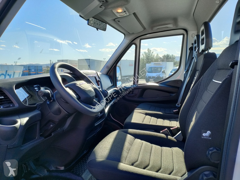 Véhicule utilitaire Iveco RJ COFFRES 160 CV 3,5 T