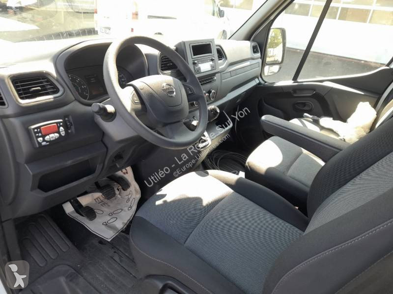 Véhicule utilitaire Nissan